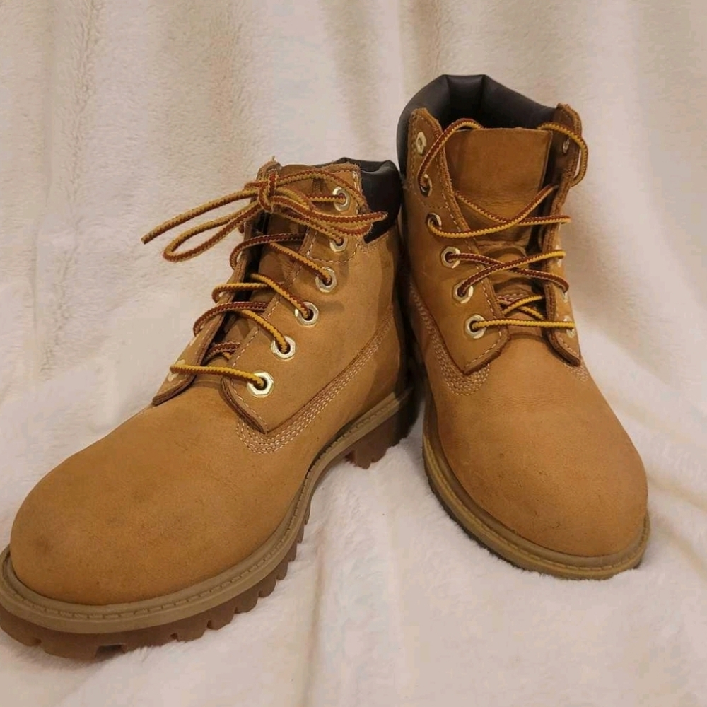 TIMBERLAND BOOTS BOYS/Girls 1.5 EUC Like NEW!